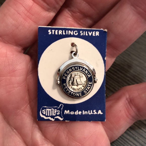 Vintage Sterling Silver Pennsylvania Souvenir Charm - Picture 6 of 9